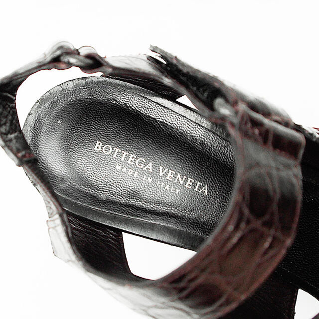 Bottega Veneta(ボッテガヴェネタ)のBOTTEGA VENETA クロコダイルボッテガヴェネタレザーサンダル38.5 レディースの靴/シューズ(サンダル)の商品写真