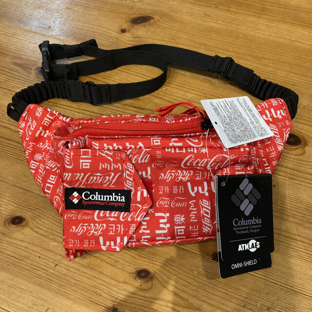 Columbia(コロンビア)のコロンビア✖️コカコーラ　ウエストポーチ　ショルダーバッグ　ノースフェイス メンズのバッグ(ショルダーバッグ)の商品写真