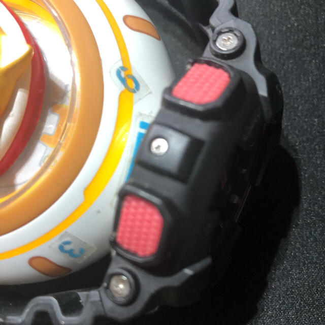 G-SHOCK(ジーショック)のCASIO G-SHOCK GA-110 ブラック&ピンク　中古稼働品 メンズの時計(腕時計(デジタル))の商品写真