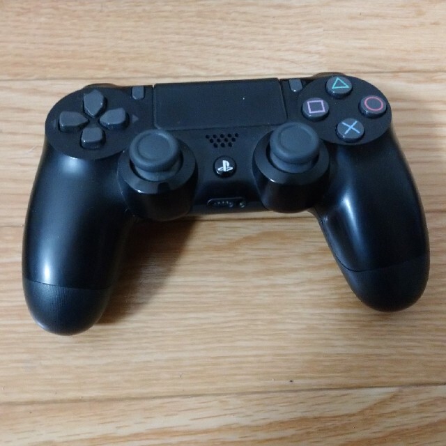 SONY(ソニー)のPS4コントローラー DUALSHOCK4 エンタメ/ホビーのゲームソフト/ゲーム機本体(家庭用ゲーム機本体)の商品写真