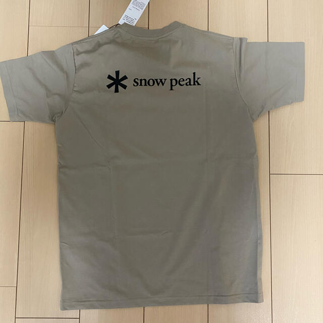 Snow Peak(スノーピーク)のスノーピーク　snowpeak プリントロゴTシャツ　サイズM　限定品　ベージュ メンズのトップス(Tシャツ/カットソー(半袖/袖なし))の商品写真