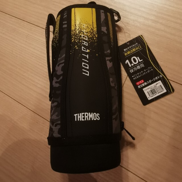 THERMOS(サーモス)のサーモス　水筒カバー　1.0リットル　☆新品☆ キッズ/ベビー/マタニティの授乳/お食事用品(水筒)の商品写真