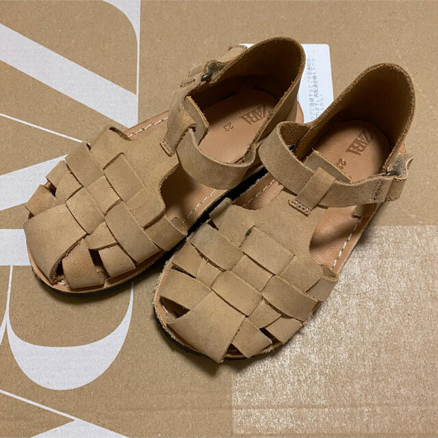 ZARA(ザラ)のレザーケージサンダル キッズ/ベビー/マタニティのキッズ靴/シューズ(15cm~)(サンダル)の商品写真