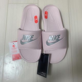 ナイキ ビーチサンダル サンダル レディース シルバー 銀色系 の通販 7点 Nikeのレディースを買うならラクマ