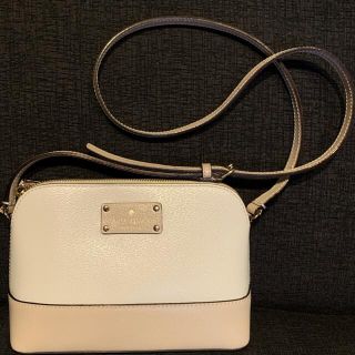 ケイトスペードニューヨーク(kate spade new york)のケイトスペード　ショルダーバック　ホワイト/ベージュ(ショルダーバッグ)