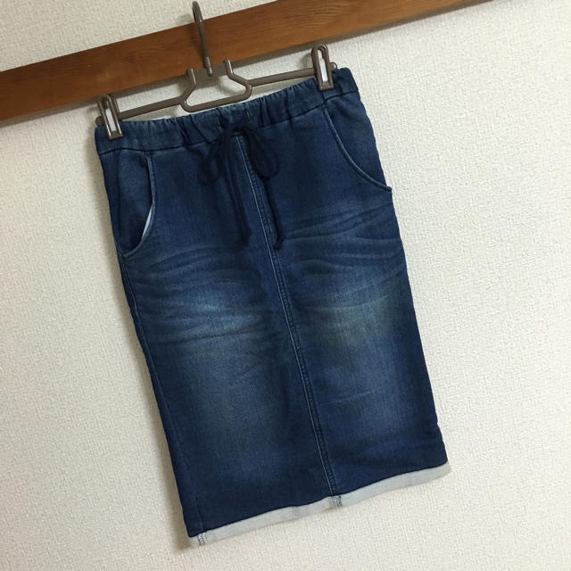 AZUL by moussy(アズールバイマウジー)のアズール デニムスカート レディースのスカート(ひざ丈スカート)の商品写真
