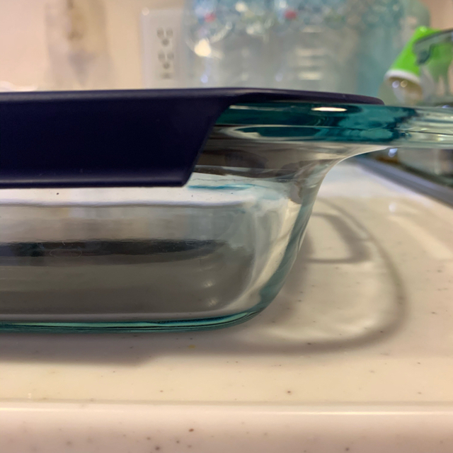 Pyrex(パイレックス)のパイレックス　耐熱皿　蓋付き インテリア/住まい/日用品のキッチン/食器(容器)の商品写真