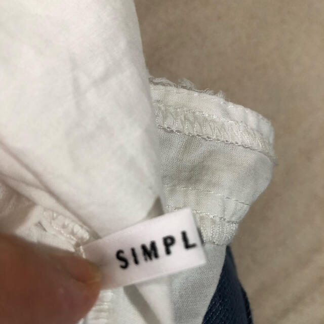 SIMPLE LIFE(シンプルライフ)のSIMPLE LIFE   デザインブラウス　M レディースのトップス(シャツ/ブラウス(半袖/袖なし))の商品写真