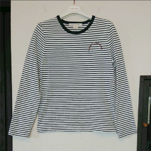 新品、未使用 MARC JACOBS ボーダー ロゴ入り ロング Tシャツ