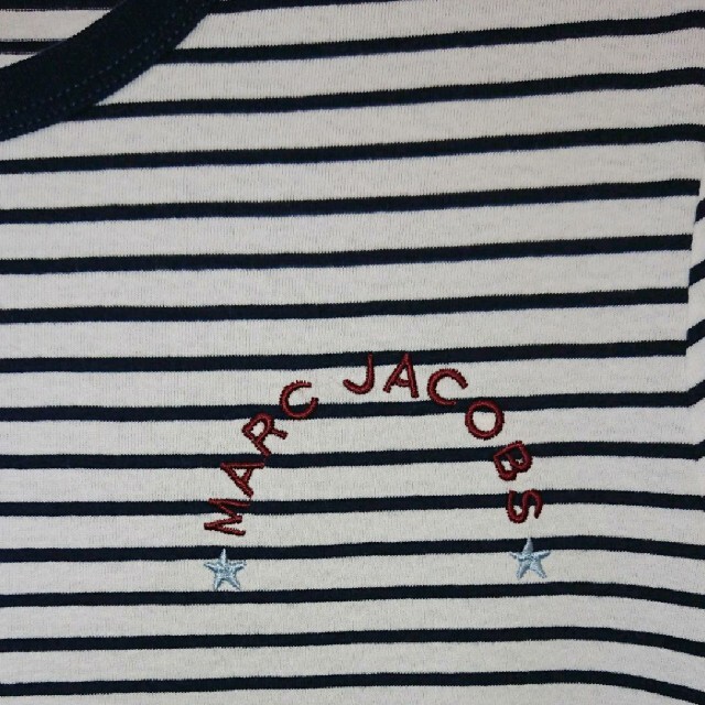 MARC JACOBS(マークジェイコブス)の新品、未使用 MARC JACOBS ボーダー ロゴ入り ロング Tシャツ レディースのトップス(Tシャツ(長袖/七分))の商品写真