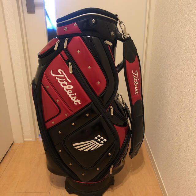 Titleist(タイトリスト)のタイトリスエナメルキャディーバッグ（たか様専用） スポーツ/アウトドアのゴルフ(バッグ)の商品写真