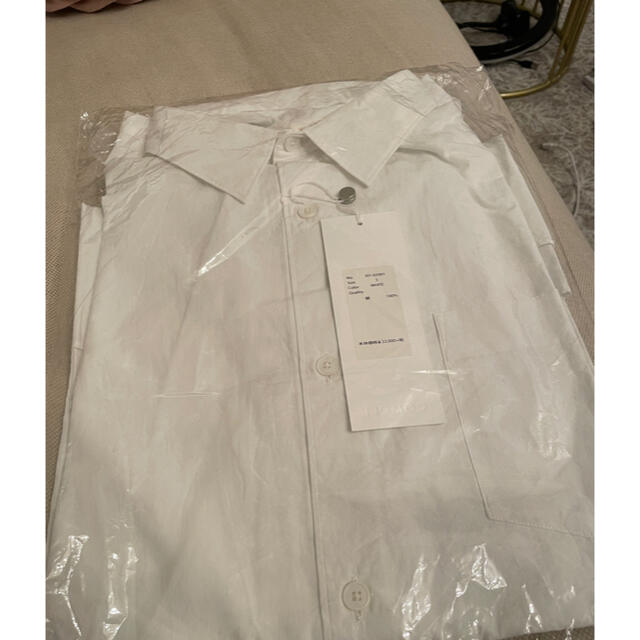 COMOLI(コモリ)の未使用　COMOLI 　シャツ　ホワイト　サイズ3 メンズのトップス(シャツ)の商品写真