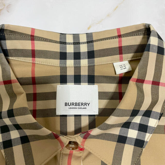 BURBERRY(バーバリー)のBurberry バーバリー  シャツ 新品同様品　ベージュ　ノバチェック メンズのトップス(シャツ)の商品写真