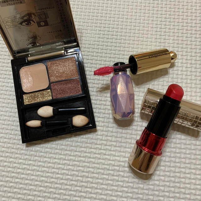 MAQuillAGE(マキアージュ)のマキアージュ　アイシャドウ　リップ　3点セット コスメ/美容のベースメイク/化粧品(アイシャドウ)の商品写真