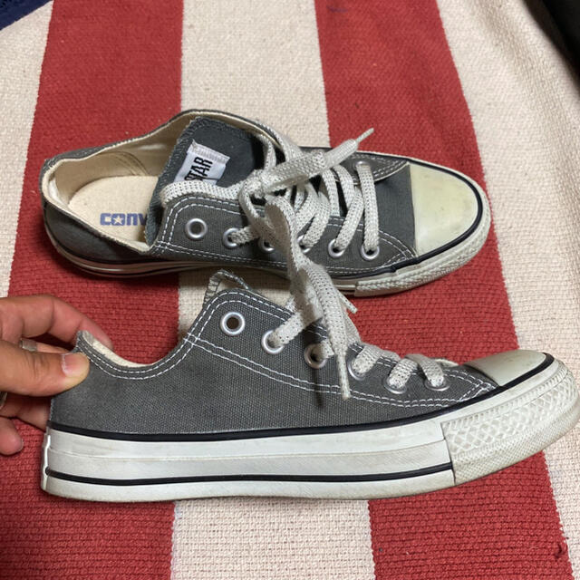 CONVERSE(コンバース)のコンバース　グレー　オールスター　converse ローカット レディースの靴/シューズ(スニーカー)の商品写真