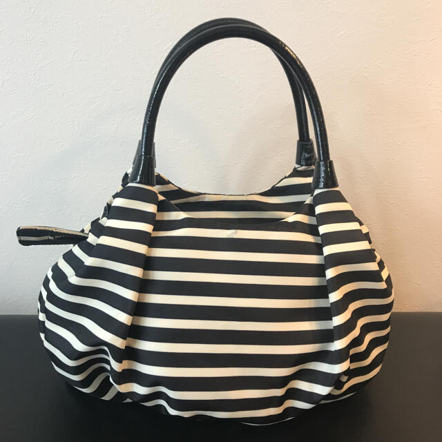 kate spade new york(ケイトスペードニューヨーク)のケイトスペード　ナイロントートバッグ　ストライプ レディースのバッグ(トートバッグ)の商品写真