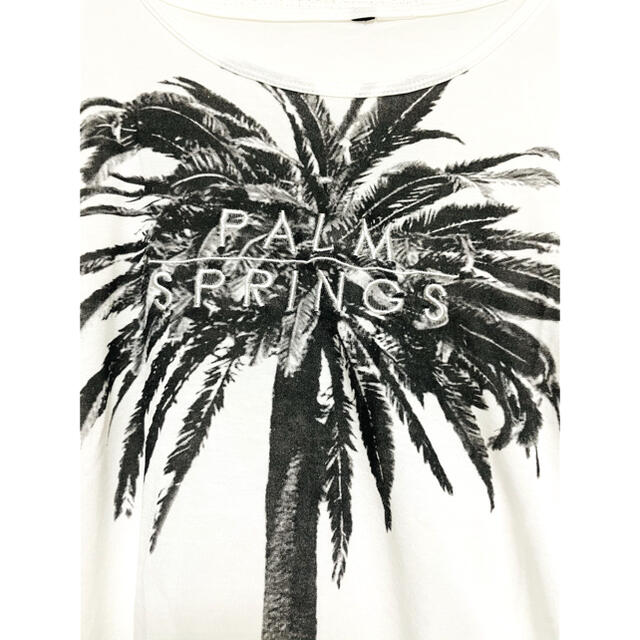 H&M(エイチアンドエム)のH&M 半袖Tシャツ レディースのトップス(Tシャツ(半袖/袖なし))の商品写真