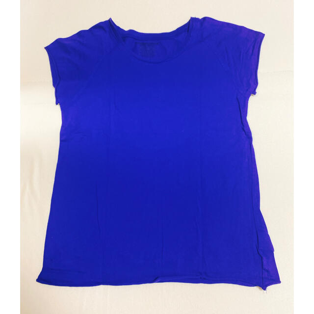 JEANASIS(ジーナシス)のJEANASIS 鮮やかブルーTシャツ レディースのトップス(Tシャツ(半袖/袖なし))の商品写真