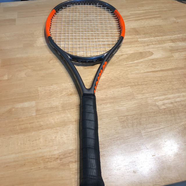wilson(ウィルソン)のウィルソン Wilson BURN 95 CV 硬式テニスラケット 美品 スポーツ/アウトドアのテニス(ラケット)の商品写真