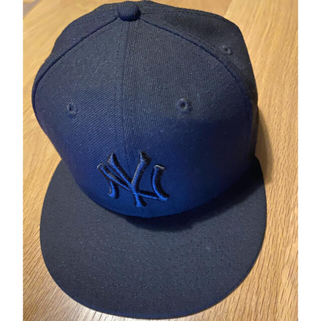 NEW ERA(ニューエラー)のNEW ERA 59FIFTY NY ブラックxブラック キャップ メンズの帽子(キャップ)の商品写真