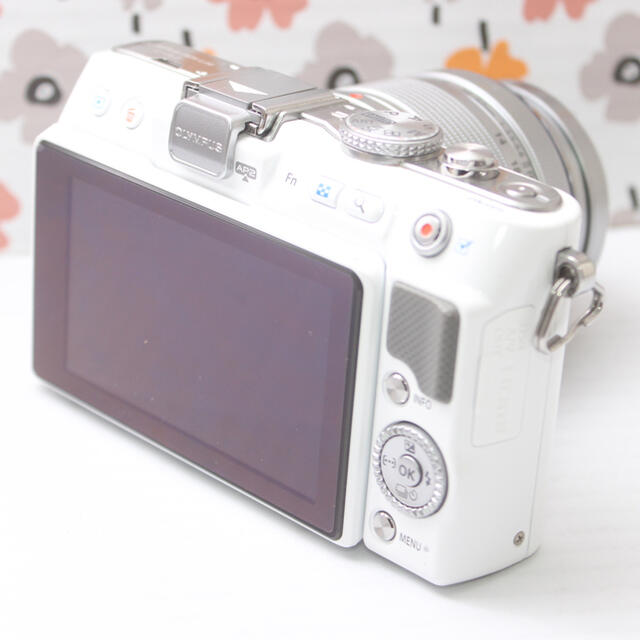 OLYMPUS PL3 ミラーレスカメラの通販 by ❤️YUMEKA❤️｜オリンパスならラクマ - ❤️Wi-Fi❤️オリンパス 最新品安い