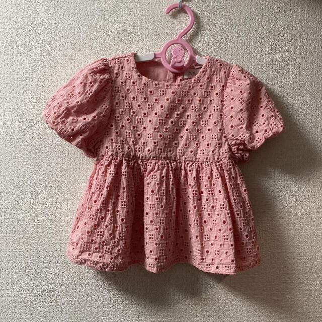 ZARA KIDS(ザラキッズ)の☆美品☆ zara baby トップ　刺繍入りブラウス　ピンク　86cm キッズ/ベビー/マタニティのキッズ服女の子用(90cm~)(ブラウス)の商品写真