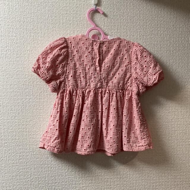 ZARA KIDS(ザラキッズ)の☆美品☆ zara baby トップ　刺繍入りブラウス　ピンク　86cm キッズ/ベビー/マタニティのキッズ服女の子用(90cm~)(ブラウス)の商品写真