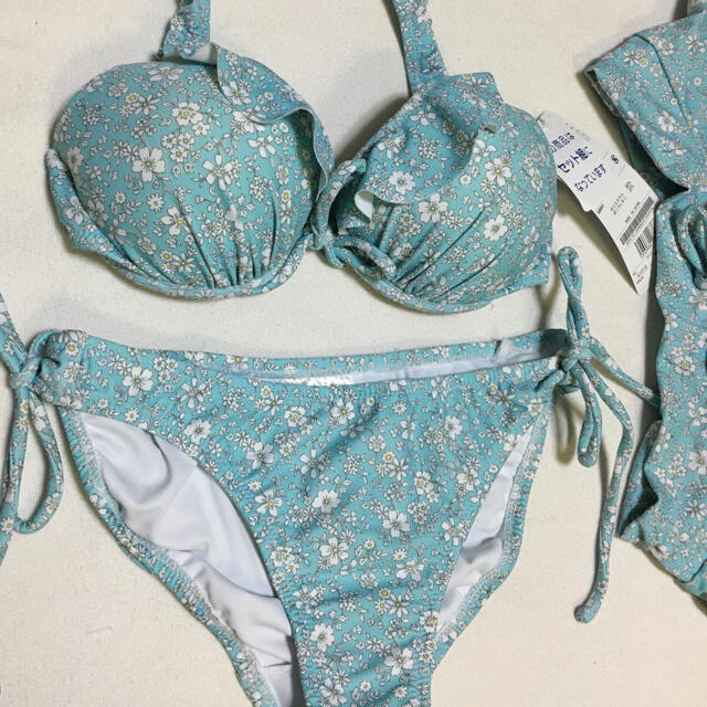 三愛水着楽園 - 新品未使用 ビキニ 水着 花柄 水色 ブルー フリル の