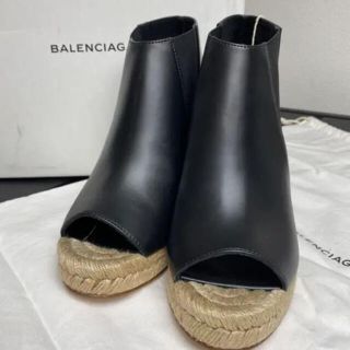 バレンシアガ(Balenciaga)の美品　バレンシアガ　BALENCIAGA サンダル(サンダル)