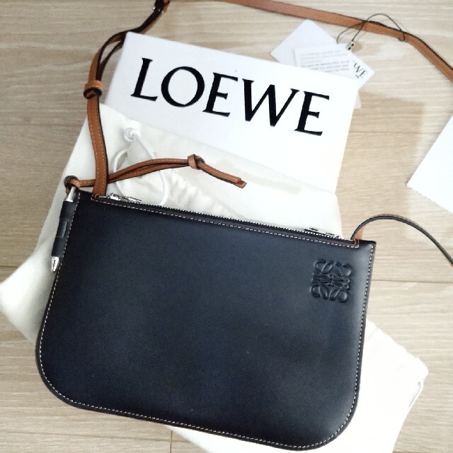 LOEWE(ロエベ)のLOEWE ロエベ ゲート ダブルジップ ショルダーバッグ 新品未使用 レディースのバッグ(ショルダーバッグ)の商品写真