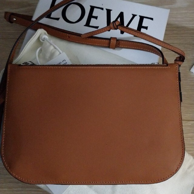 LOEWE(ロエベ)のLOEWE ロエベ ゲート ダブルジップ ショルダーバッグ 新品未使用 レディースのバッグ(ショルダーバッグ)の商品写真