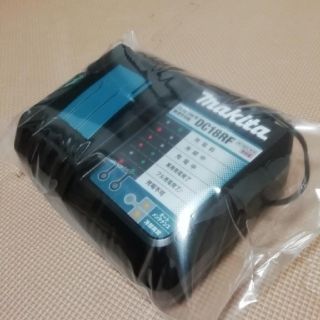 マキタ(Makita)のマキタ 充電器 純正品 DC18RF USB 新品未使用　⑦(工具/メンテナンス)