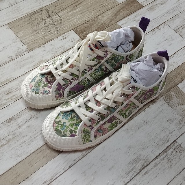 Admiral(アドミラル)のらっくー様 専用新品  Admiral スニーカー👟 23cm  花柄💠 レディースの靴/シューズ(スニーカー)の商品写真