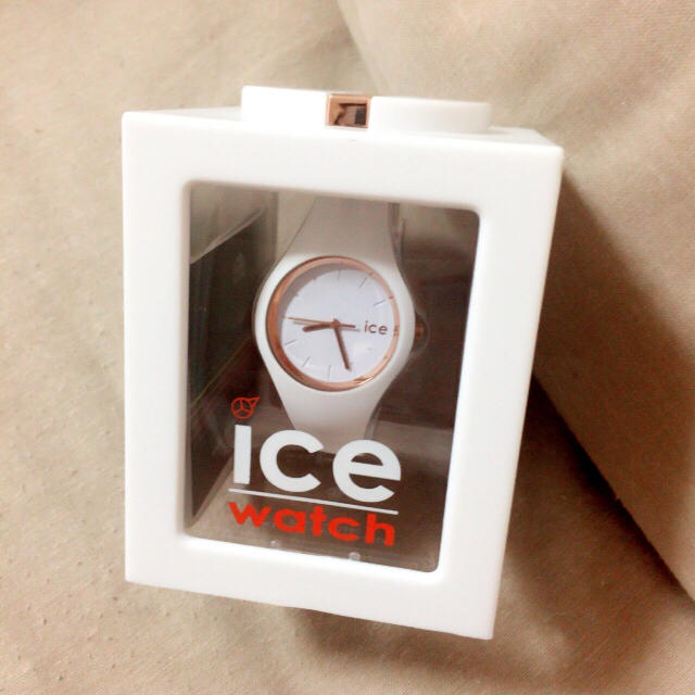 ice watch(アイスウォッチ)の【新品未使用】ice watch ホワイト×ローズゴールド レディースのファッション小物(腕時計)の商品写真