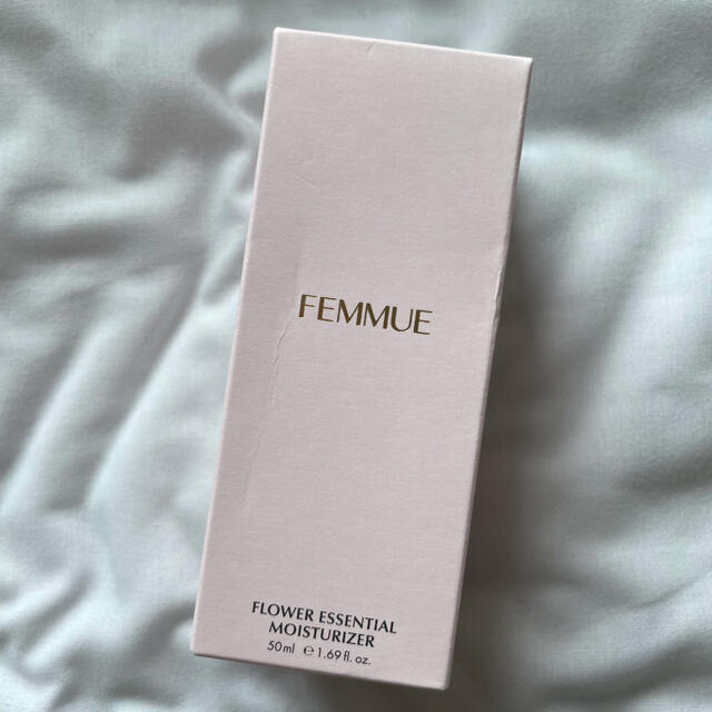 Cosme Kitchen(コスメキッチン)のFemmue フラワーエッセンシャルモイスチャライザー♡ コスメ/美容のスキンケア/基礎化粧品(乳液/ミルク)の商品写真