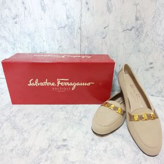 サルヴァトーレフェラガモ(Salvatore Ferragamo)の【新品/箱付】フェラガモ PONZA パンプス フラットシューズ ヴァラチェーン(ハイヒール/パンプス)