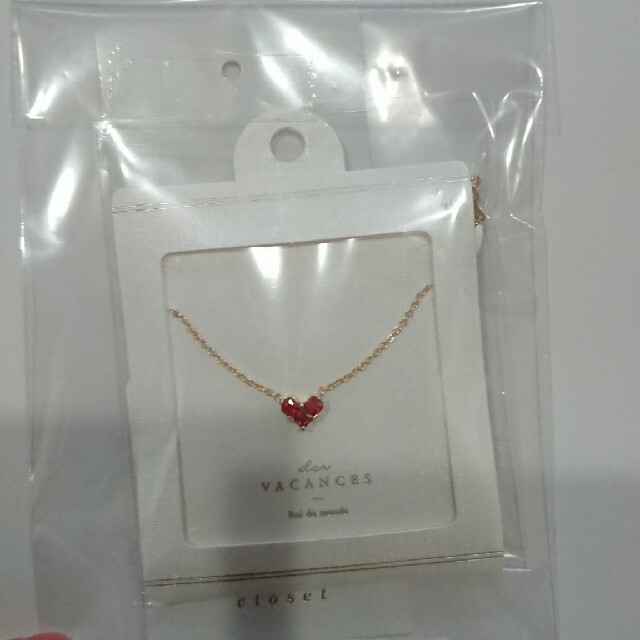 【きてぃー様専用】tocco closet ハートビジューネックレス レディースのアクセサリー(ネックレス)の商品写真