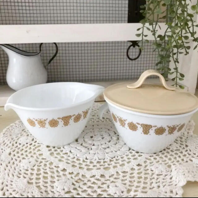 CORELLE(コレール)のCORELLE バタフライ カップ&ソーサー シュガー&クリーマー スタンド付き インテリア/住まい/日用品のキッチン/食器(食器)の商品写真