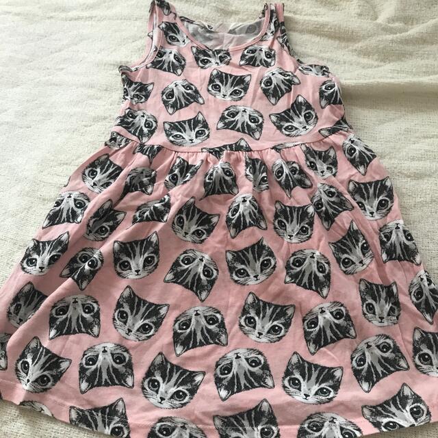 猫　総柄　ワンピース　ピンク キッズ/ベビー/マタニティのキッズ服女の子用(90cm~)(ワンピース)の商品写真