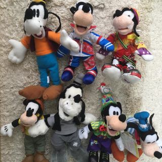 ディズニー(Disney)のグーフィー　ぬいぐるみ　ぬいば　バッヂ　7体セット　goofy ディズニー(キャラクターグッズ)