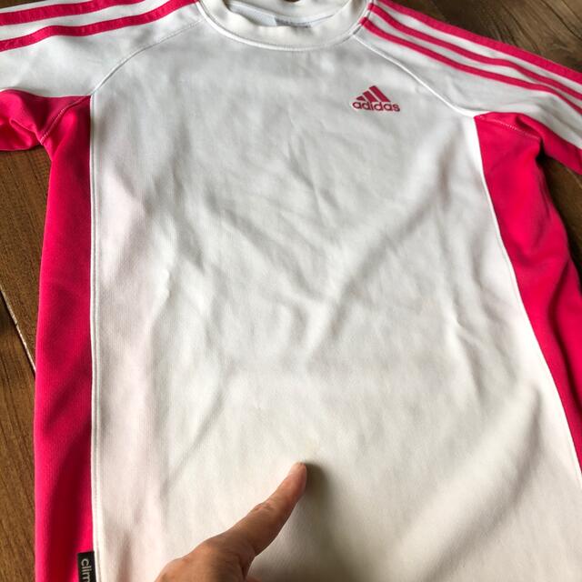 adidas(アディダス)のアディダスキッズ上下140 キッズ/ベビー/マタニティのキッズ服女の子用(90cm~)(Tシャツ/カットソー)の商品写真