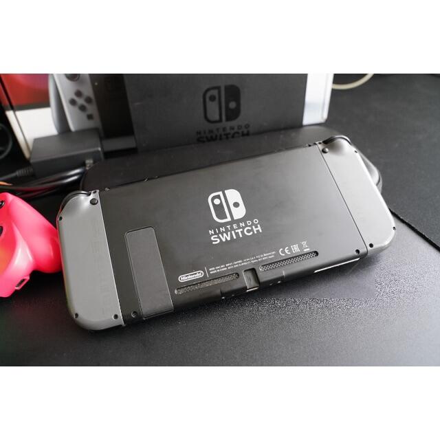 任天堂(ニンテンドウ)のNintendo Switch　任天堂スイッチ 本体 グレー  エンタメ/ホビーのゲームソフト/ゲーム機本体(家庭用ゲーム機本体)の商品写真