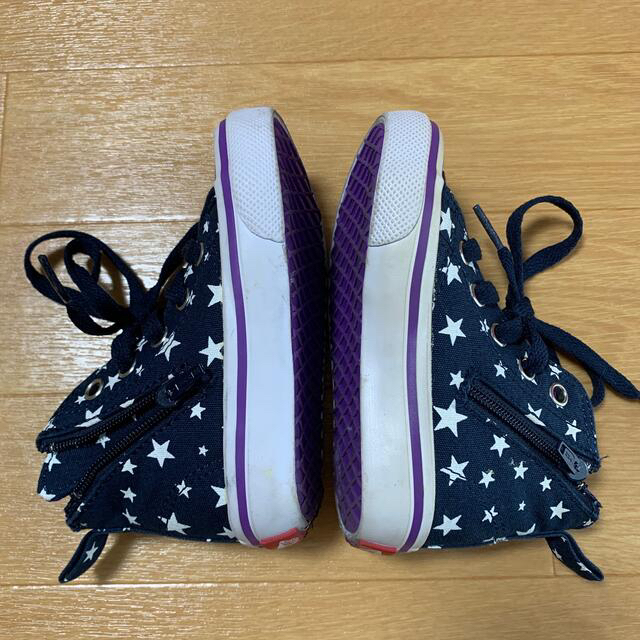 VANS(ヴァンズ)の今週終了❗️送料込み✨VANS ハイカットスニーカー　星柄　14cm キッズ/ベビー/マタニティのベビー靴/シューズ(~14cm)(スニーカー)の商品写真