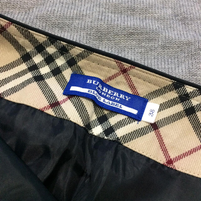 BURBERRY(バーバリー)のBURBERRY BLUE LABEL♡ワンポイントスカート♡38♡LONDON レディースのスカート(ひざ丈スカート)の商品写真