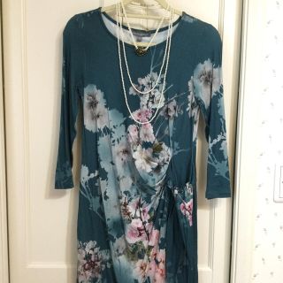 ローラアシュレイ(LAURA ASHLEY)の🌟新品🌟未使用🌟🌹ローラアシュレイ🌹ワンピース🌹(ひざ丈ワンピース)