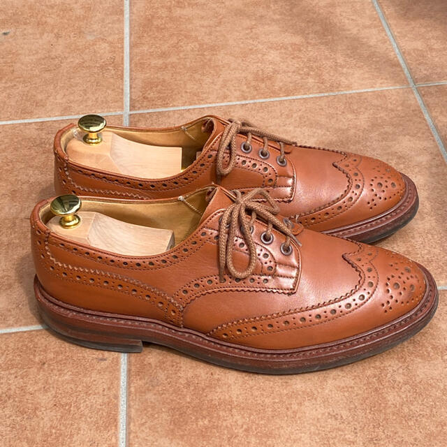 Trickers(トリッカーズ)のりんず様専用　トリッカーズ　バートン　UK8.5 シーシェイドおまけ付き メンズの靴/シューズ(ドレス/ビジネス)の商品写真