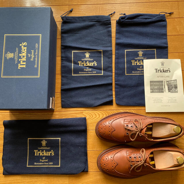 Trickers(トリッカーズ)のりんず様専用　トリッカーズ　バートン　UK8.5 シーシェイドおまけ付き メンズの靴/シューズ(ドレス/ビジネス)の商品写真