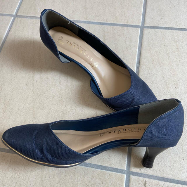 ポインテッドトゥパンプス　紺　ネイビー レディースの靴/シューズ(ハイヒール/パンプス)の商品写真