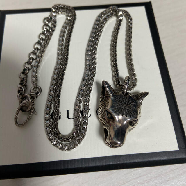 Gucci(グッチ)のGUCCI wolf head necklace メンズのアクセサリー(ネックレス)の商品写真