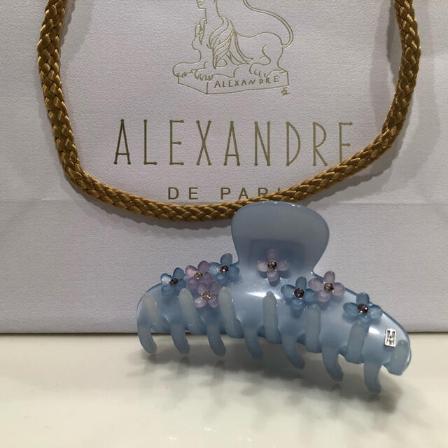 Alexandre de Paris(アレクサンドルドゥパリ)の新品未使用　ヘアクリップ　水色×お花×ピンク レディースのヘアアクセサリー(バレッタ/ヘアクリップ)の商品写真